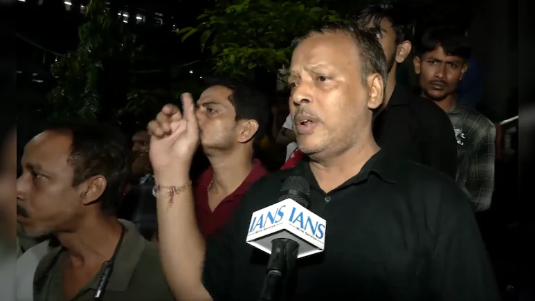 Witnesses Recount Kolkata Puja Pandal Stampede — Rain, Narrow Exit, Weekend Rush