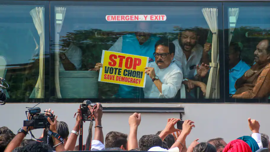 INDIA bloc march blocked by barricades meters from Supreme Court