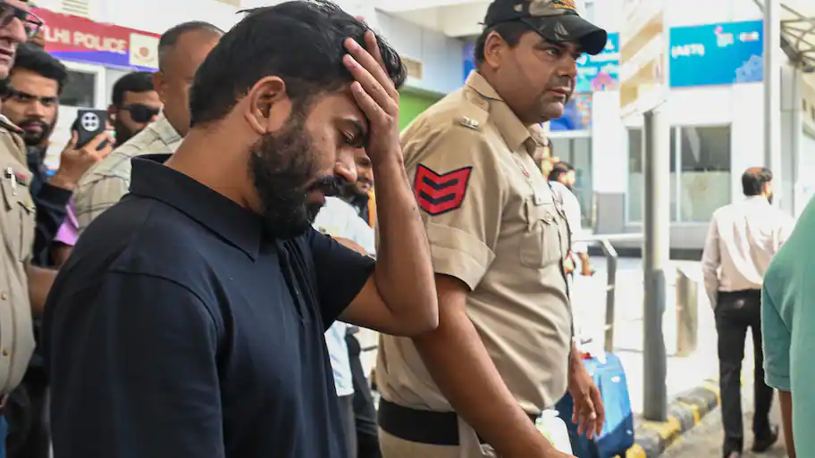 CJP founder Abhijeet Dipke detained ahead of 'Tiranga gathering' at Connaught Place