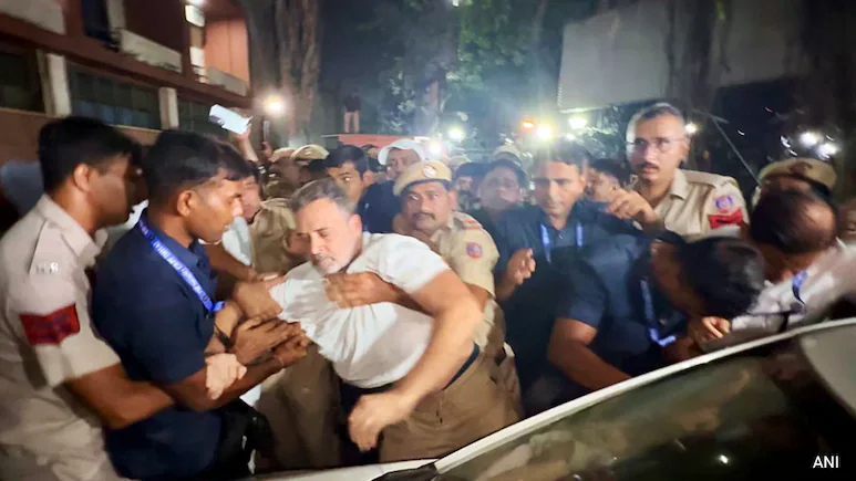 What Happened Near Poll Body Office? Inside Story Of Opposition March
