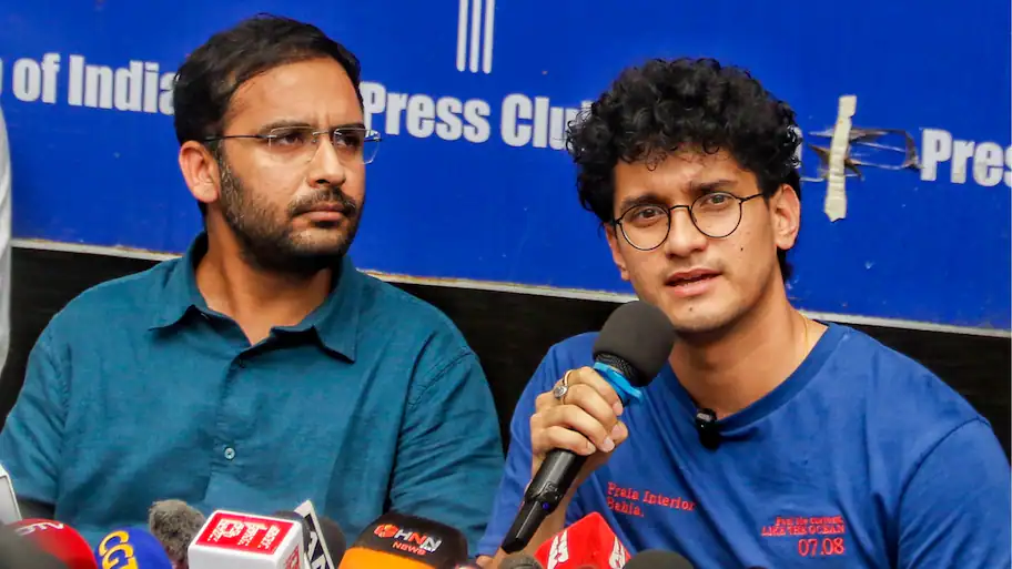 Delhi Police have registered a case against CJP leaders Saurav Das, Ashutosh Ranka and others