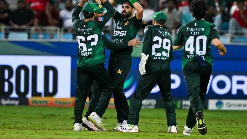 Former India wicketkeeper-batter Parthiv Patel trolled the Pakistan cricket team