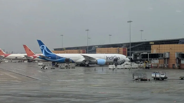 Centre Tells Airlines To Ensure Qualified Crew, Realistic Schedules Amid Fog