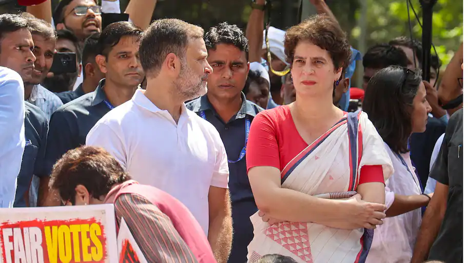 PIB debunks claims of Home Ministry reaching out to Rahul, Priyanka to end protest