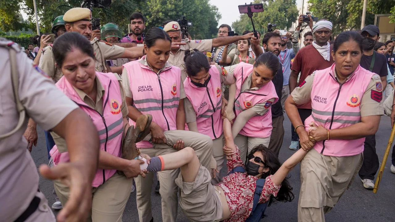 Centre, Delhi Police Defend Curbs, Actions During October 10 CJP Protest