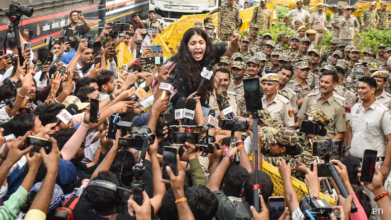 'receives Difficult When Everyone Claims To Be A Journalist': Supreme Court