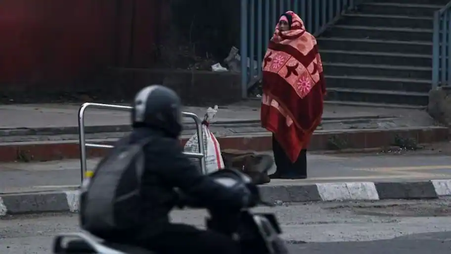 Winter knocking early? Rain forecast in plains, early snow in Kashmir - what it means