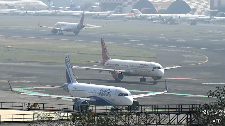 Airlines were asked to inform passengers about delays, cancellations and revised departure