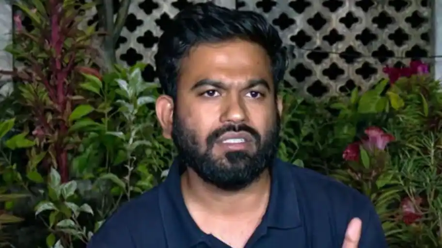 Abhijeet Dipke takes dig at govt, police over 'priorities' after Tiger Shroff firing incident —