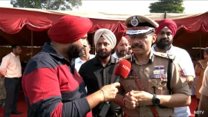 Pakistan Intelligence Operatives are trying to lure Indians through intimate and sexual
