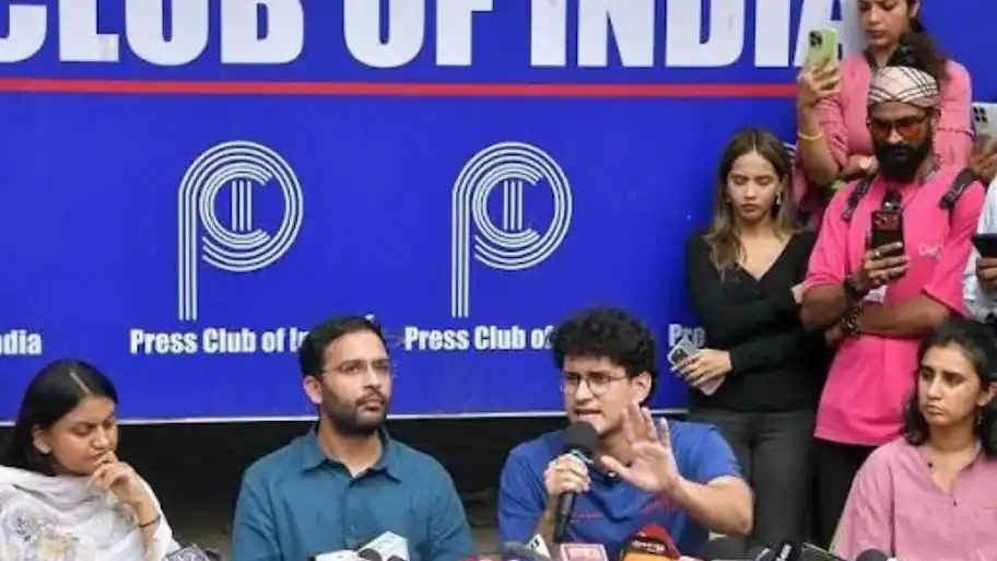 Cockroach Janta Party (CJP) leaders visited Parliament Street Police Station on Monday to seek
