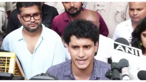 Emphasising the participation of young people, Das said the October 10 demonstration should be