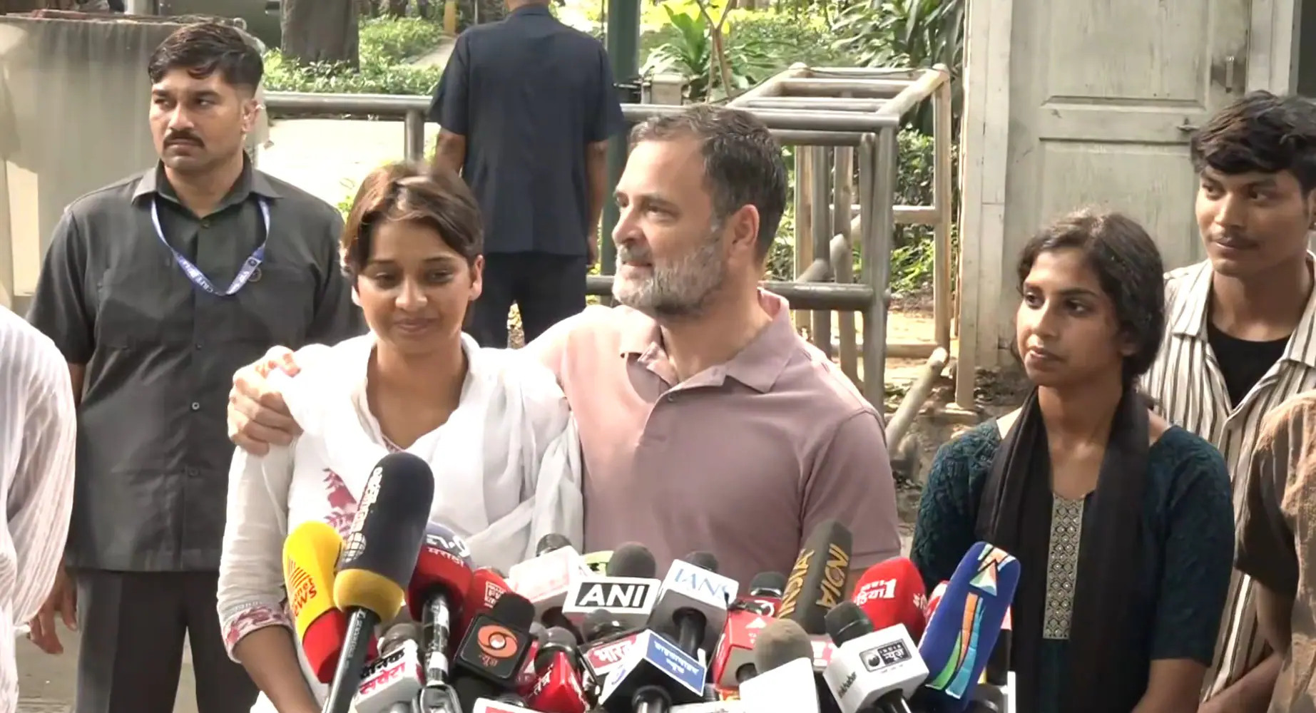 Rahul Gandhi, pointing to the protesters, said "this is India" Pivoting, the congress leader