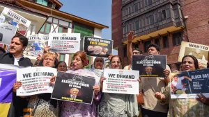 Congress on Thursday staged a protest in Srinagar as party workers sought to march towards Lal