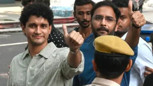 SEM Ritu Raj, sitting at Mandir Marg police station, remanded the two leaders to judicial