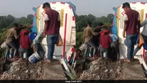 Chaos ensued in Sonbhadra district of Uttar Pradesh when a tanker carrying approximately 14,000