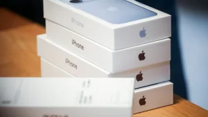 Case Filed Against NRI Passenger At Kochi Airport After Row Over iPhone Customs Duty